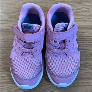Nike toddler girl size 9C